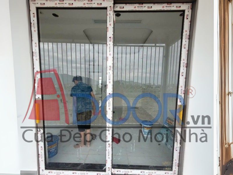 Mẫu cửa đi lùa nhôm maxpro