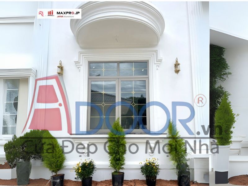 Mẫu Cửa sổ mở quay nhôm maxpro