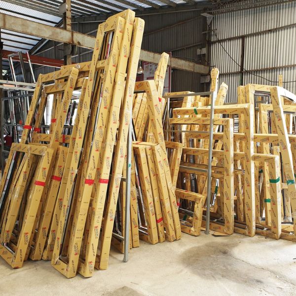 Xưởng và kho lưu trữ cửa nhôm của Adoor