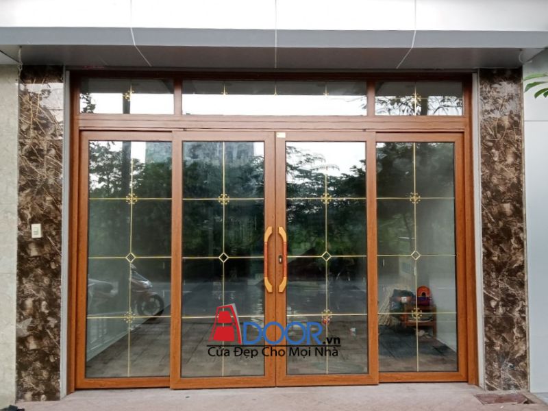 Cửa nhôm kính trượt quay màu vân gỗ mang vẻ đẹp tự nhiên