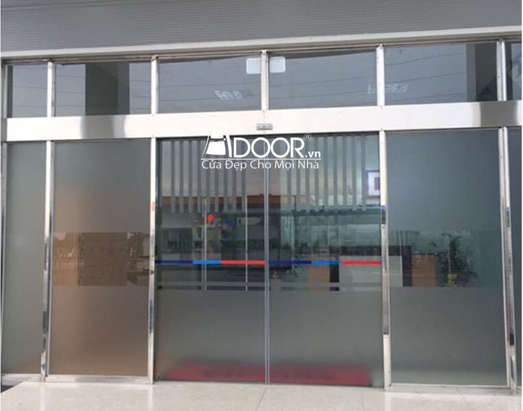 Mẫu cửa kính tự động trượt Adoor