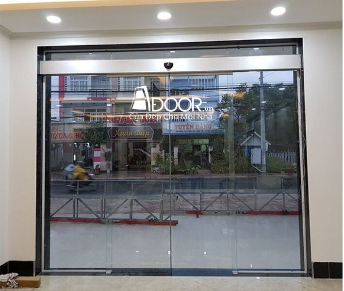 Mẫu cửa kính tự động trượt Adoor