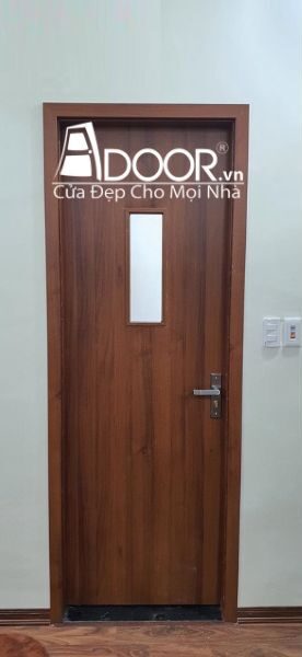 Mẫu cửa nhựa composite có ô kính vuông giữa