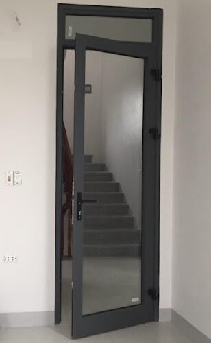 giá cửa nhôm xingfa mở quay 1 cánh thi công tại đà nẵng bởi Adoor