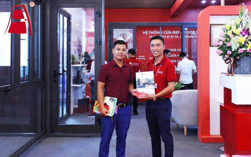 Đội ngũ Adoor tư vấn cửa nhôm Xingfa cho khách hàng